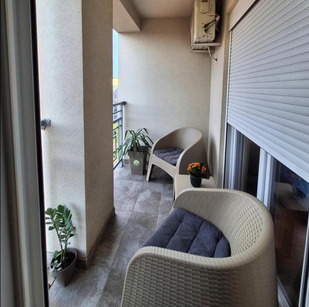Stan Na Dan Aurora Apartamento Požarevac Exterior foto